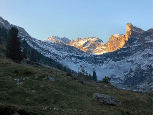Rochers de Cornus (0).jpg - Le Grand Bec d'Etache  droite.